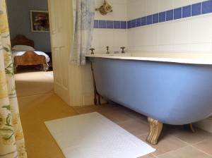 gallery_Bluebedroom_bath2